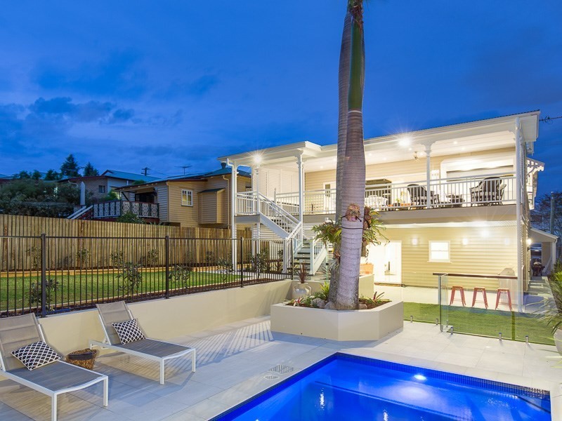 64 Lloyd Street, Camp Hill QLD 4152