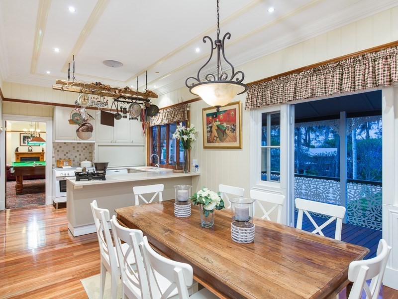 82-84 Ryans Road, St Lucia QLD 4067