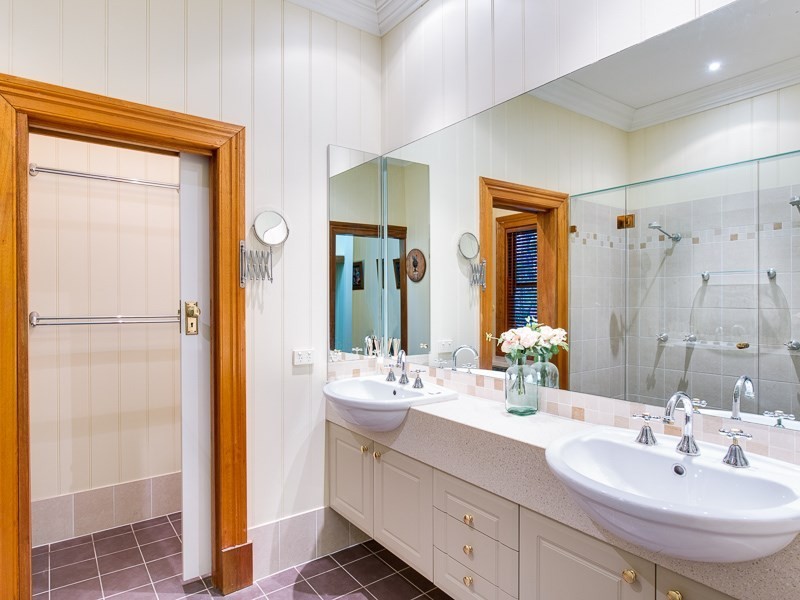 82-84 Ryans Road, St Lucia QLD 4067