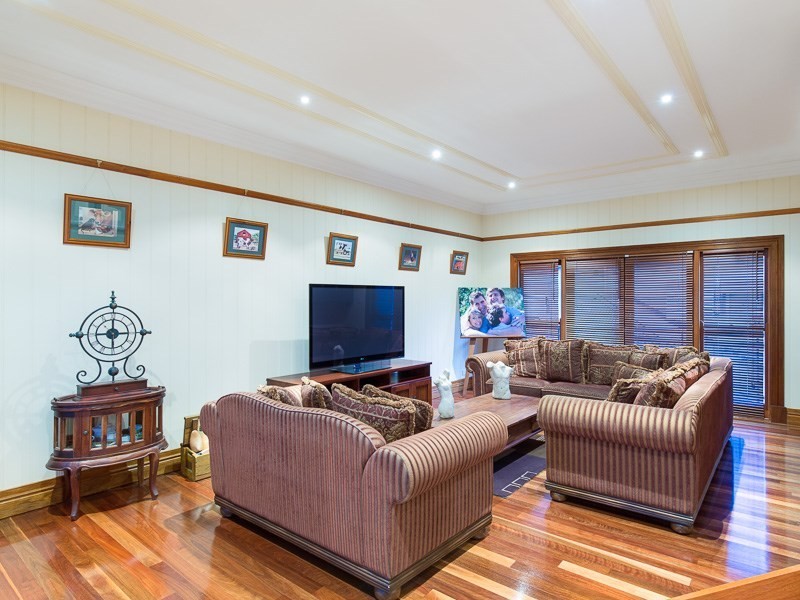 82-84 Ryans Road, St Lucia QLD 4067