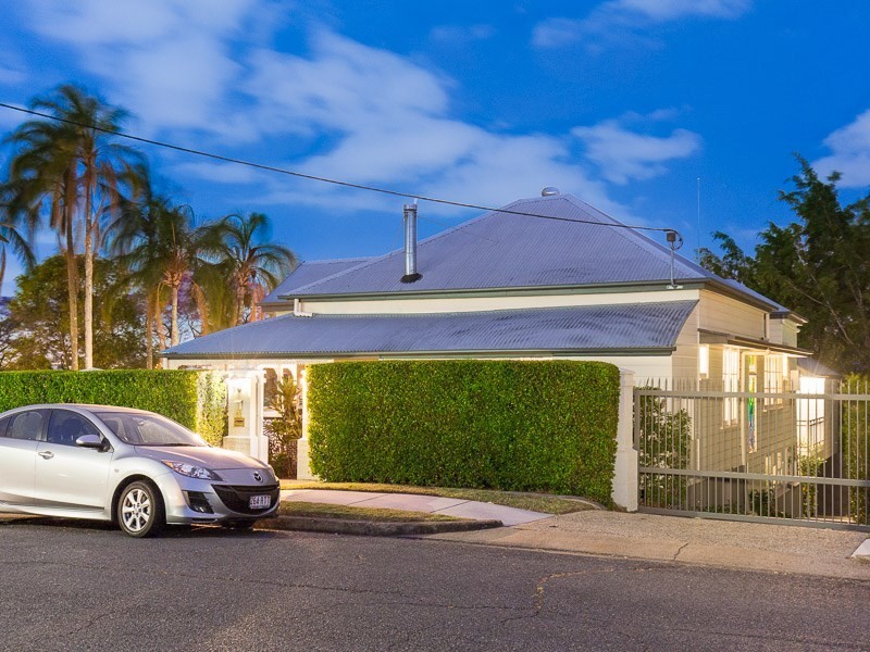 82-84 Ryans Road, St Lucia QLD 4067