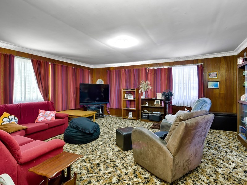 374 Richmond Road, Cannon Hill QLD 4170