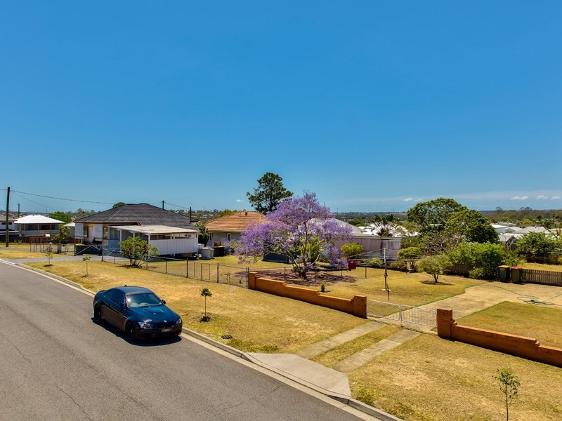 374 Richmond Road, Cannon Hill QLD 4170