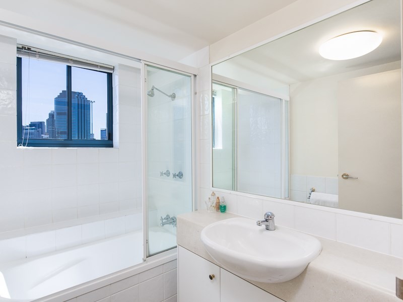 27/45 Deakin Street, Kangaroo Point QLD 4169