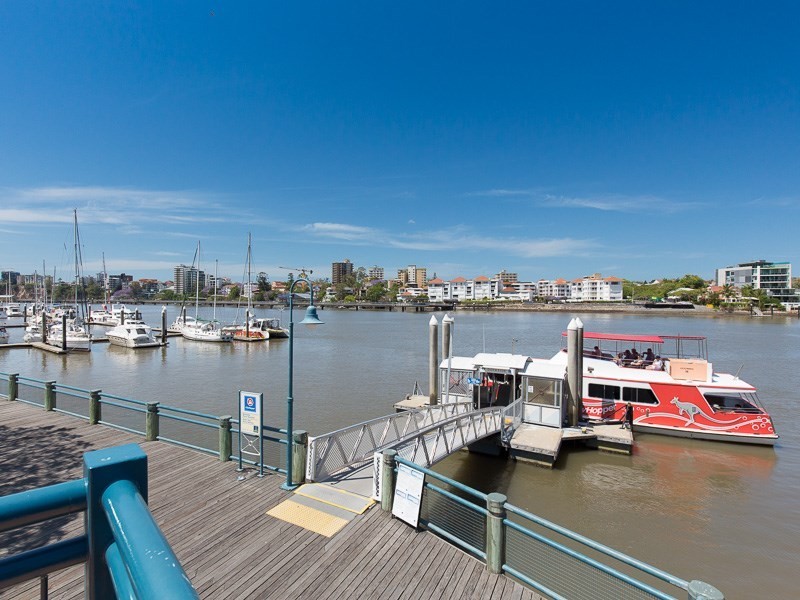 27/45 Deakin Street, Kangaroo Point QLD 4169