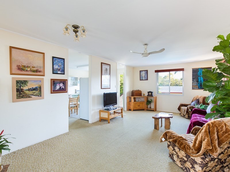 17 Edwin Street, Wynnum West QLD 4178