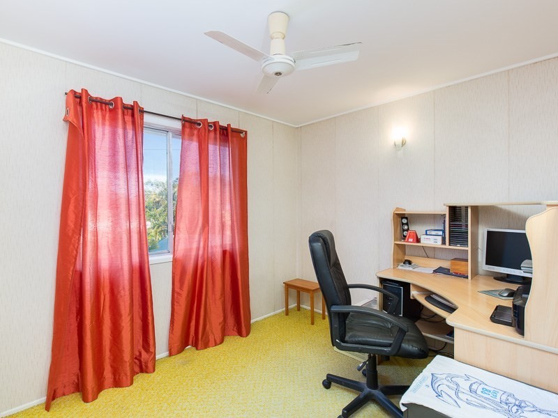 17 Edwin Street, Wynnum West QLD 4178