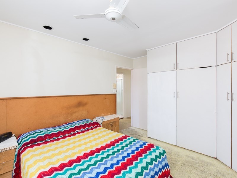 17 Edwin Street, Wynnum West QLD 4178