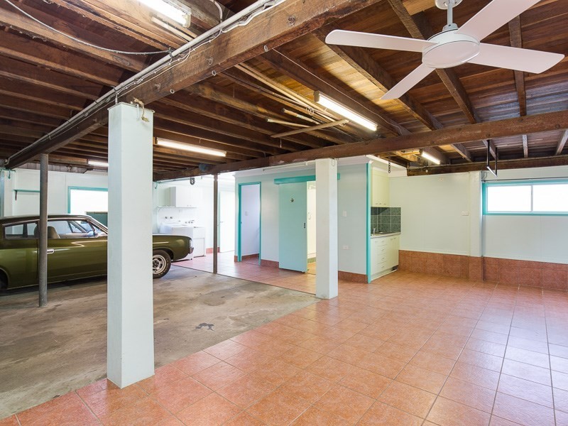 17 Edwin Street, Wynnum West QLD 4178