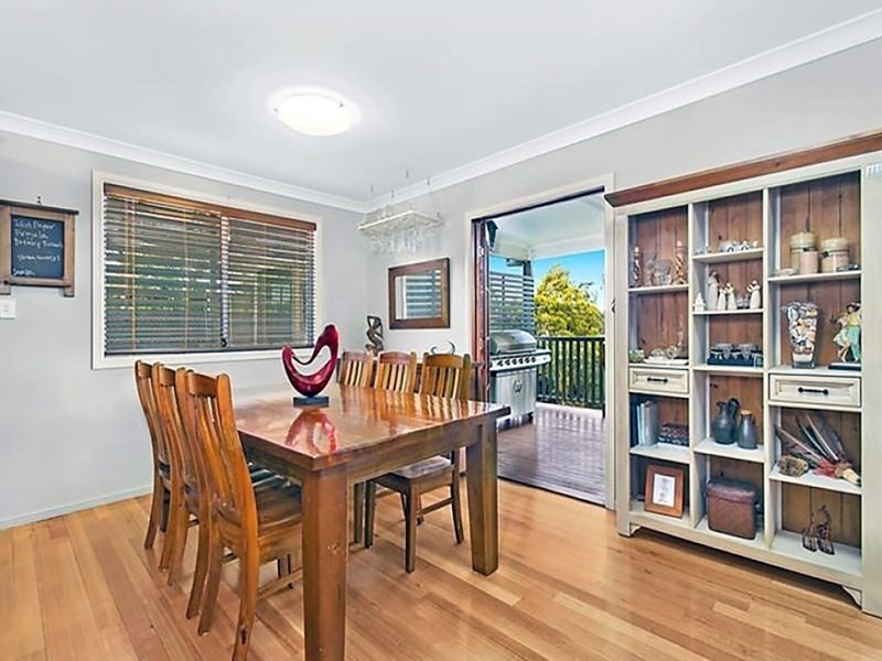 17 Parooba Avenue, Camp Hill QLD 4152