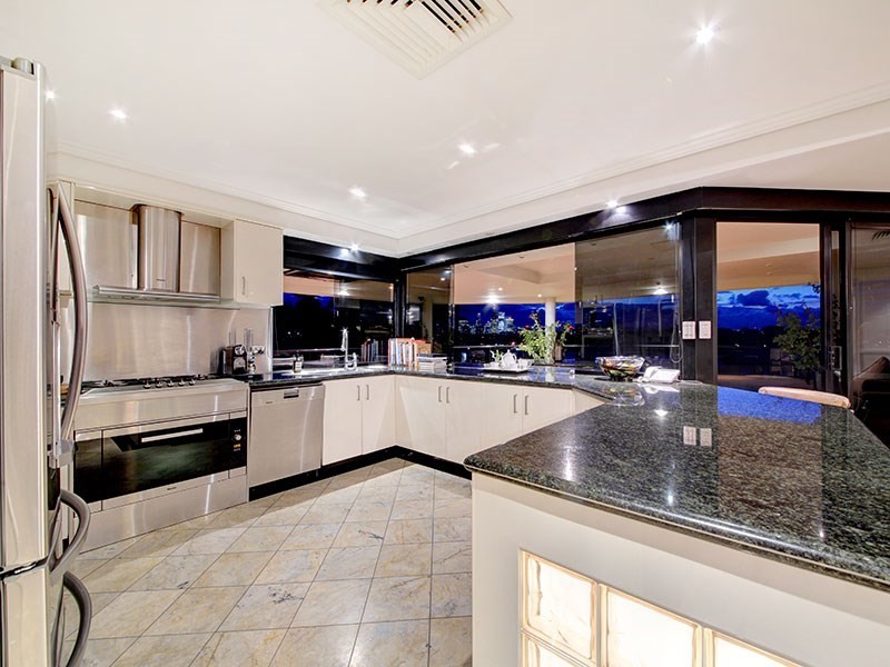 7 Wendell Street, Norman Park QLD 4170