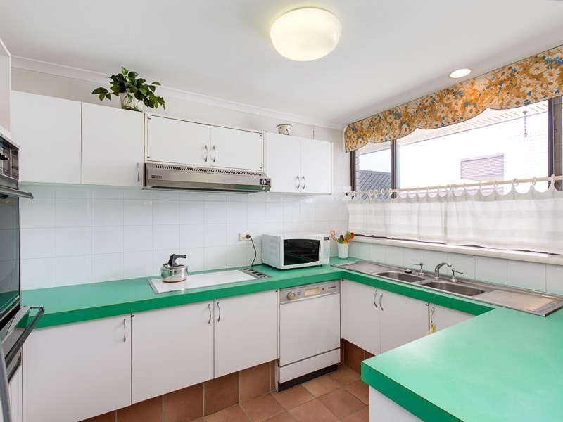 16/11 Shottery Street, Yeronga QLD 4104