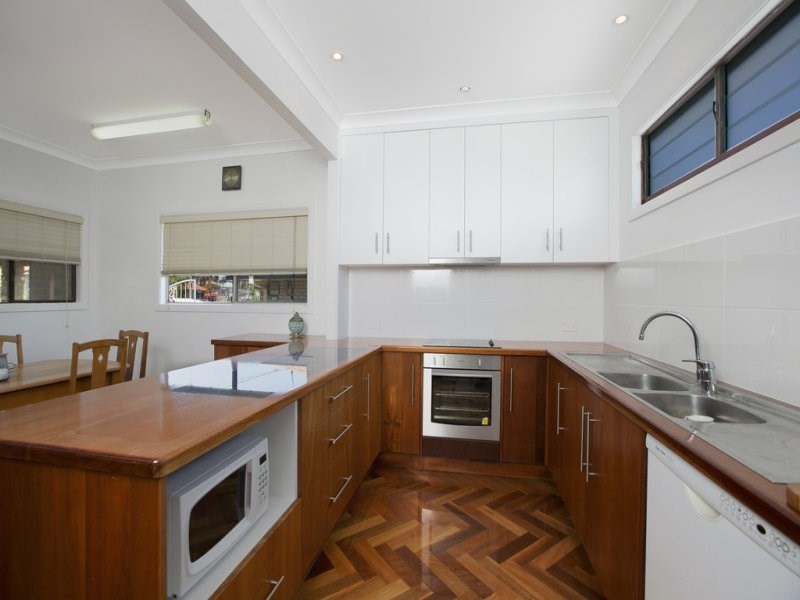 176 Wynnum North Road, Wynnum QLD 4178