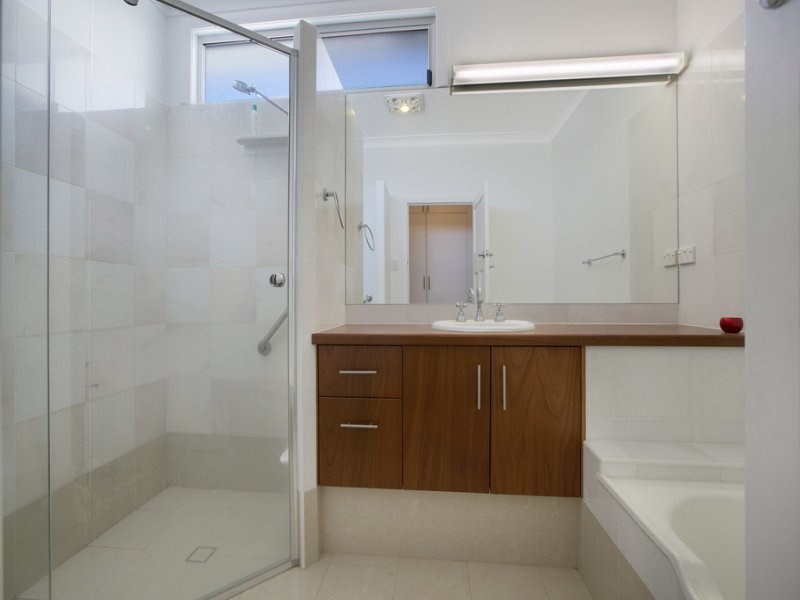 176 Wynnum North Road, Wynnum QLD 4178