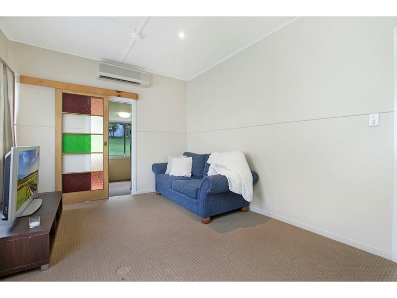 28 First Street, Camp Hill QLD 4152