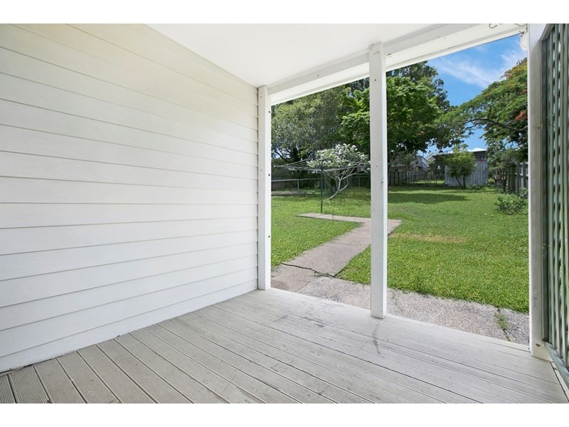 28 First Street, Camp Hill QLD 4152