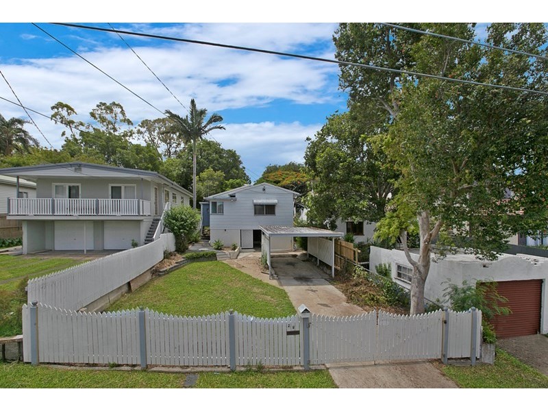 28 First Street, Camp Hill QLD 4152