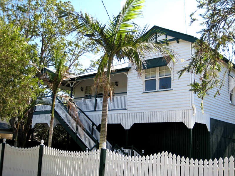 73 Barton Road, Hawthorne QLD 4171