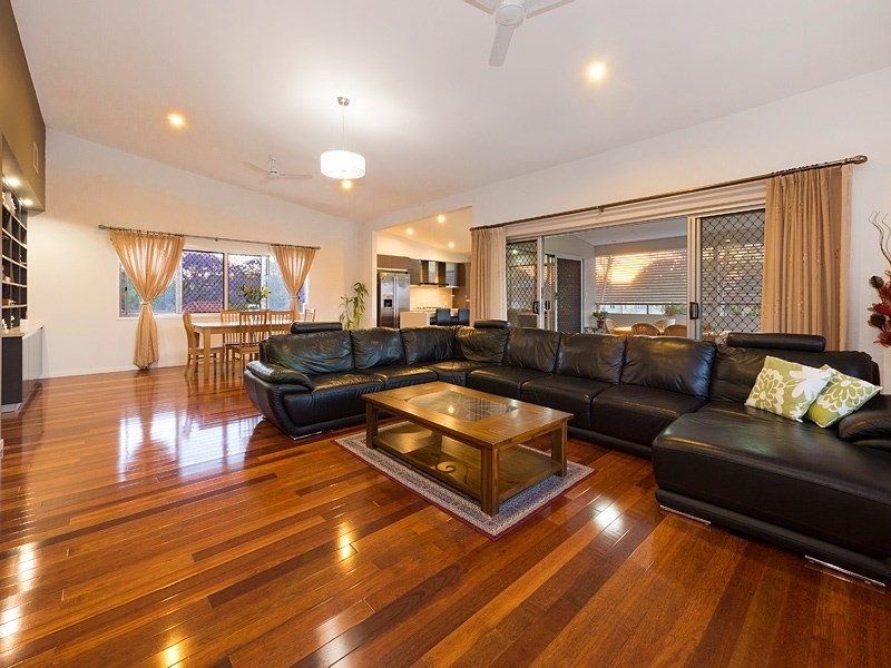7 Doyle Street, Coorparoo QLD 4151