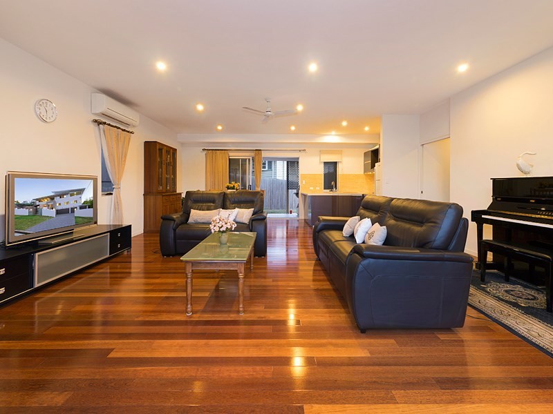 7 Doyle Street, Coorparoo QLD 4151