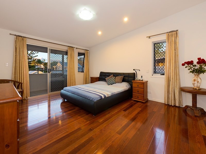 7 Doyle Street, Coorparoo QLD 4151