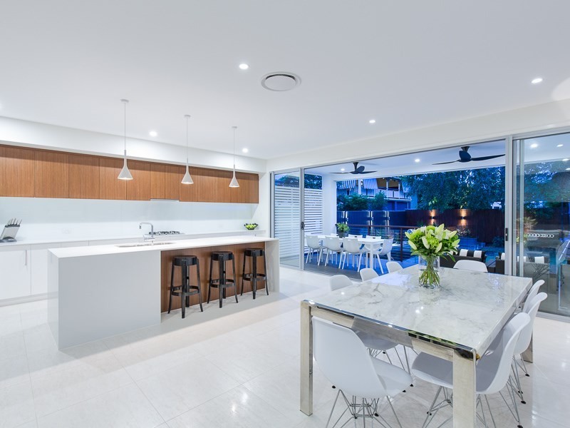 34 Lindsay Street, Hawthorne QLD 4171