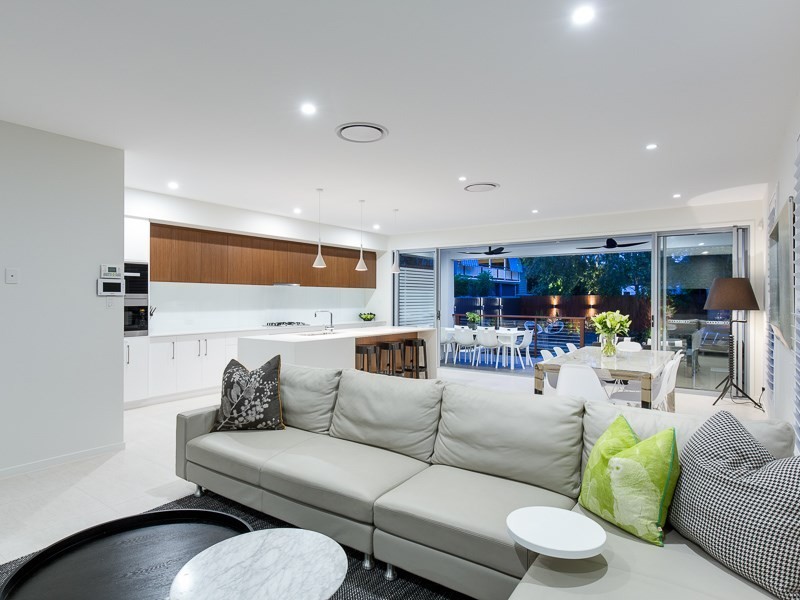 34 Lindsay Street, Hawthorne QLD 4171