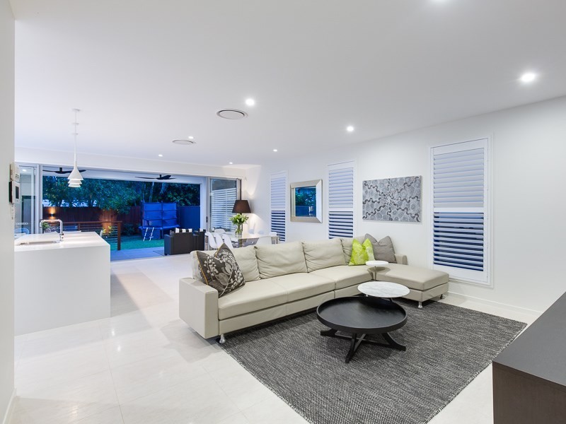 34 Lindsay Street, Hawthorne QLD 4171