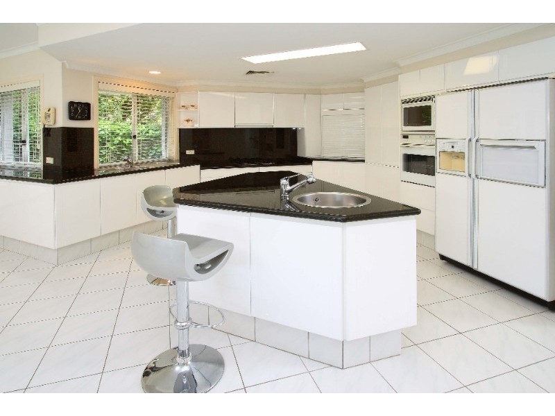 19 Troon Place, Carindale QLD 4152