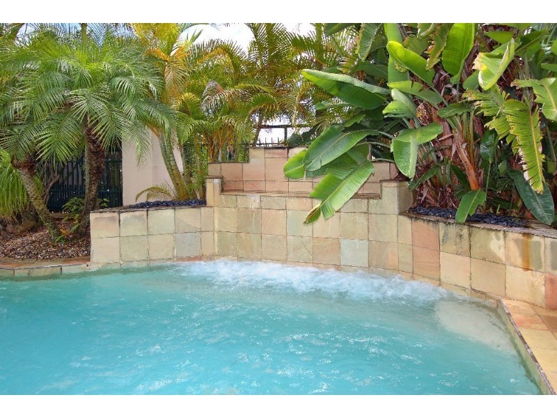 19 Troon Place, Carindale QLD 4152