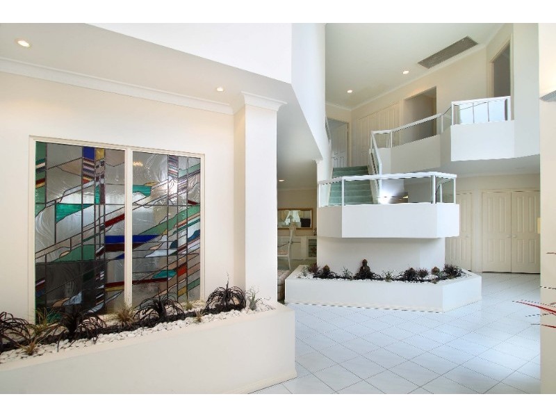 19 Troon Place, Carindale QLD 4152