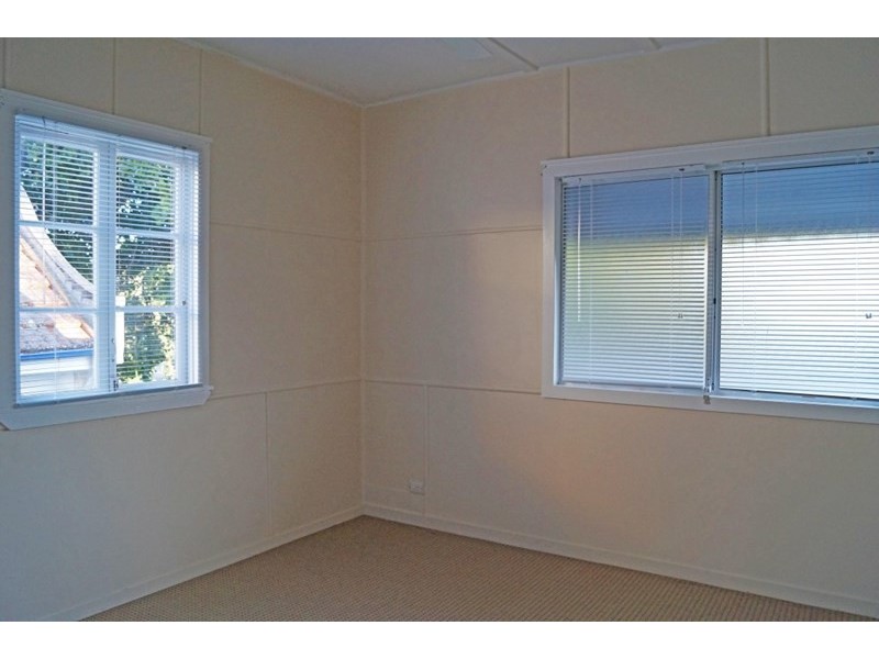 28 First Street, Camp Hill QLD 4152