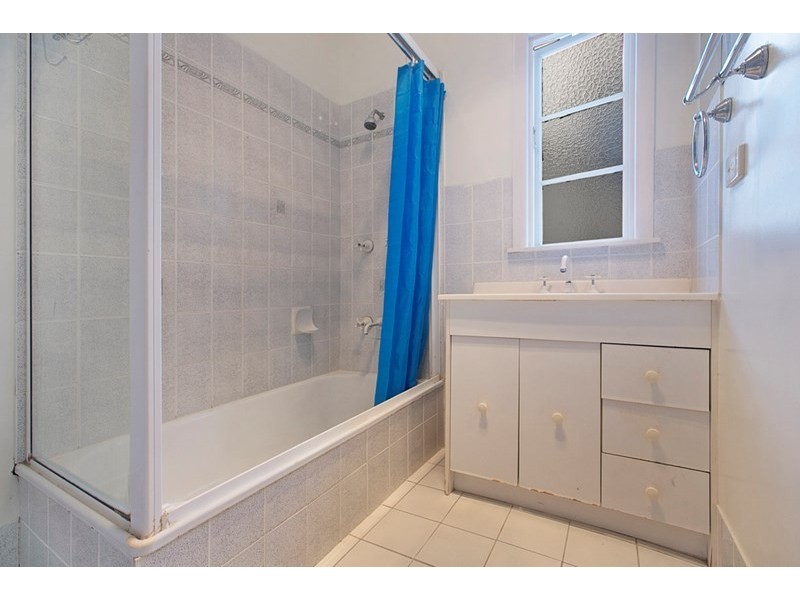 28 First Street, Camp Hill QLD 4152