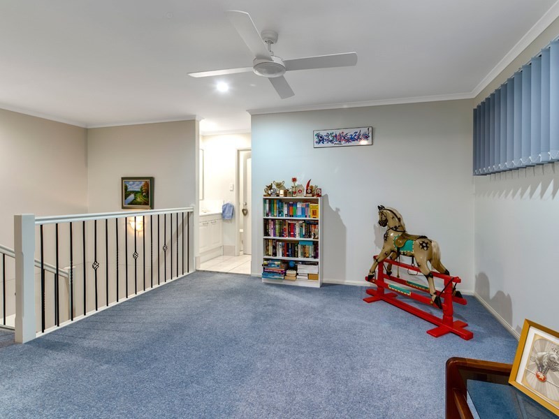 5 Robin Close, Wakerley QLD 4154
