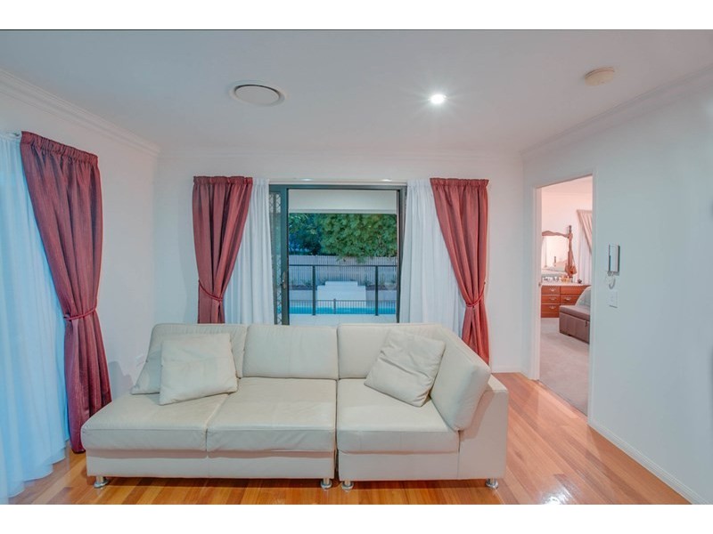 60 Turner Avenue, Fairfield QLD 4103