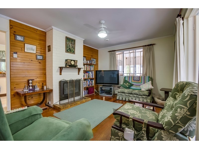 24 Coreen Street, Wynnum QLD 4178