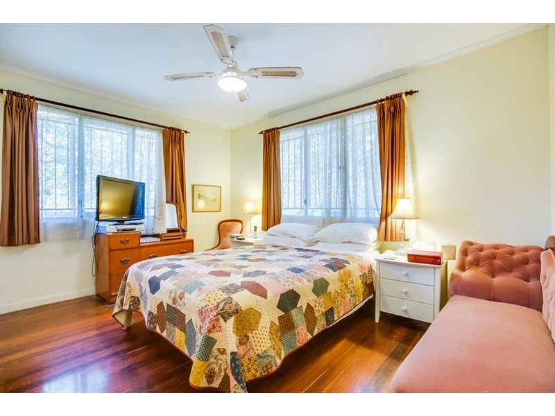 24 Coreen Street, Wynnum QLD 4178