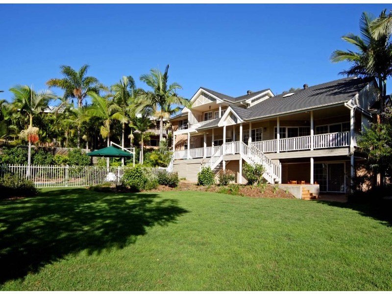 8 Riverston Court, Carindale QLD 4152