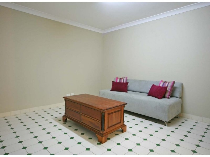 8 Riverston Court, Carindale QLD 4152