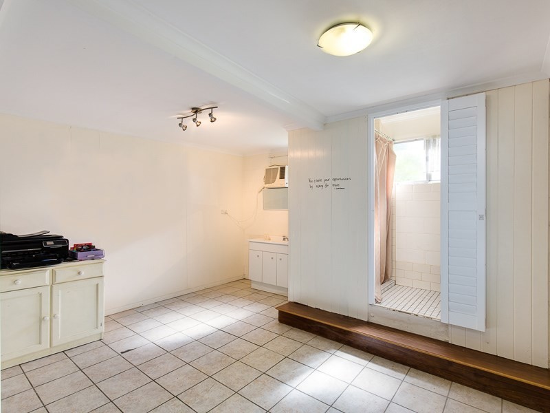 5 Bodalla Street, Norman Park QLD 4170