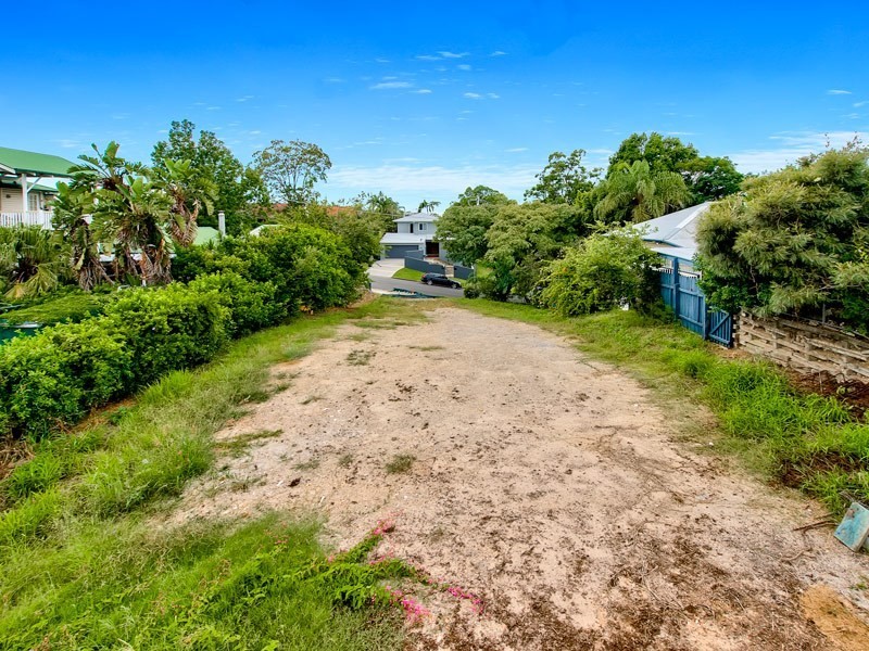 36 Pollock Street, Balmoral QLD 4171