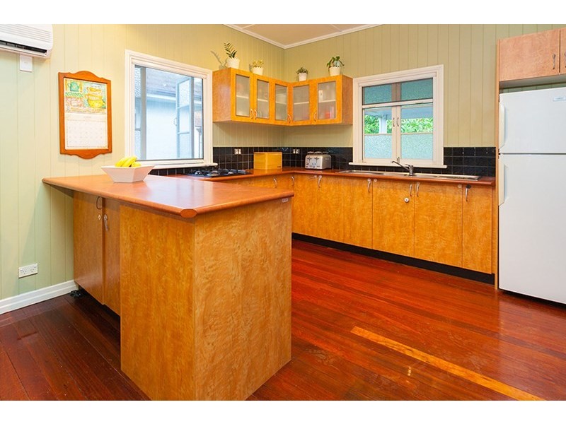 38 Waratah Avenue, Holland Park West QLD 4121