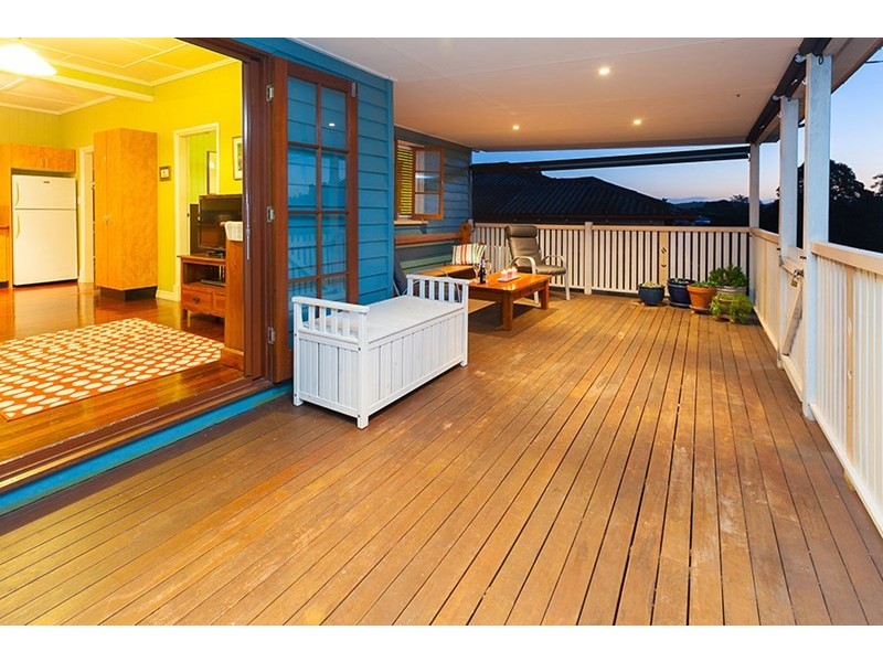 38 Waratah Avenue, Holland Park West QLD 4121