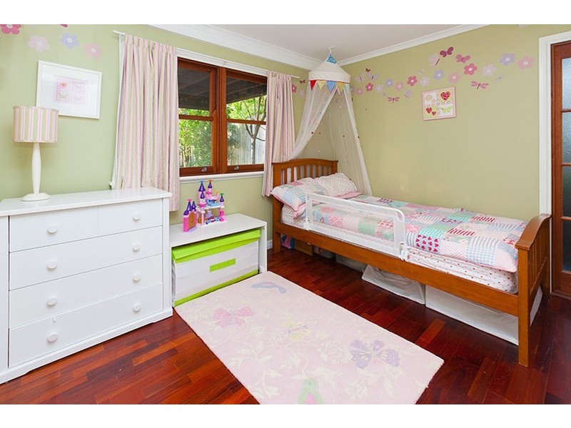 38 Waratah Avenue, Holland Park West QLD 4121