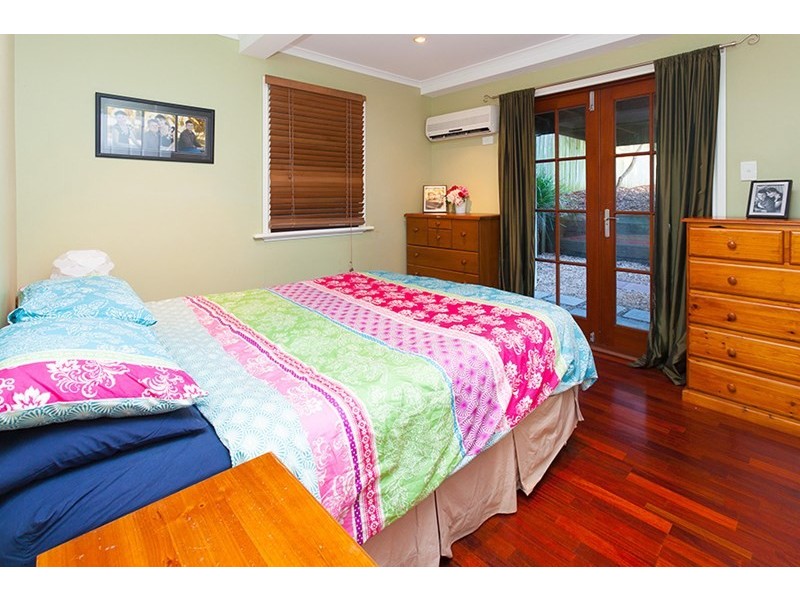 38 Waratah Avenue, Holland Park West QLD 4121