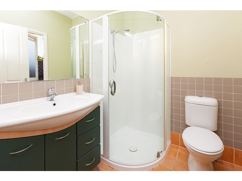 38 Waratah Avenue, Holland Park West QLD 4121