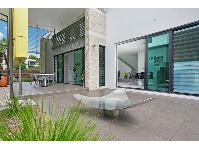 22 Shore Crescent, Bulimba QLD 4171