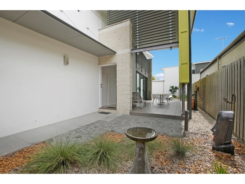 22 Shore Crescent, Bulimba QLD 4171