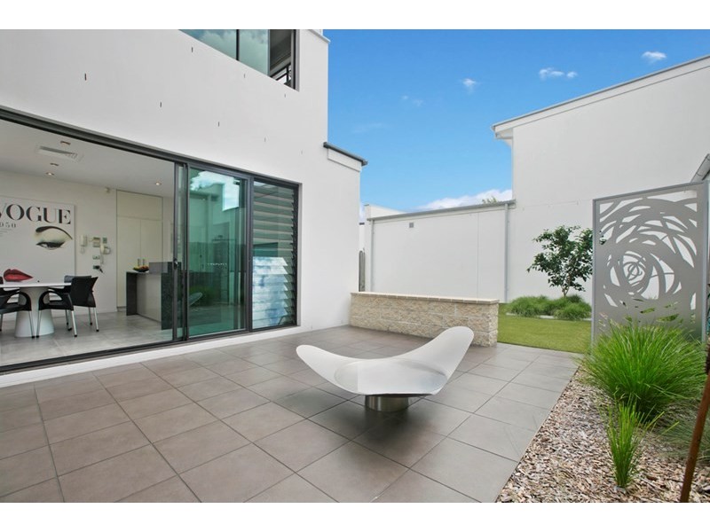 22 Shore Crescent, Bulimba QLD 4171