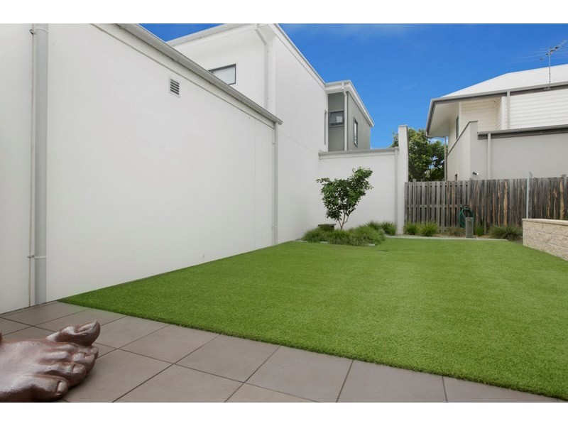 22 Shore Crescent, Bulimba QLD 4171